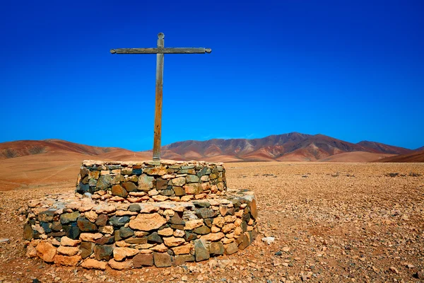 Tuineje cross in Fuerteventura Canarische eilanden — Stockfoto