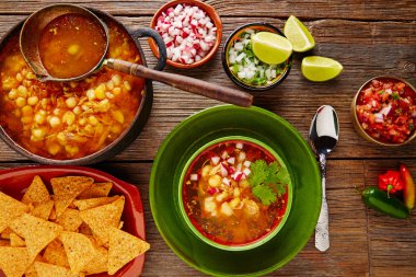 Pozole mote büyük Mısır ile güveç Meksika'dan