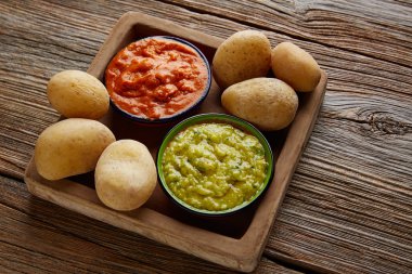 Papas al mojo Kanarya Adaları patates buruşuk