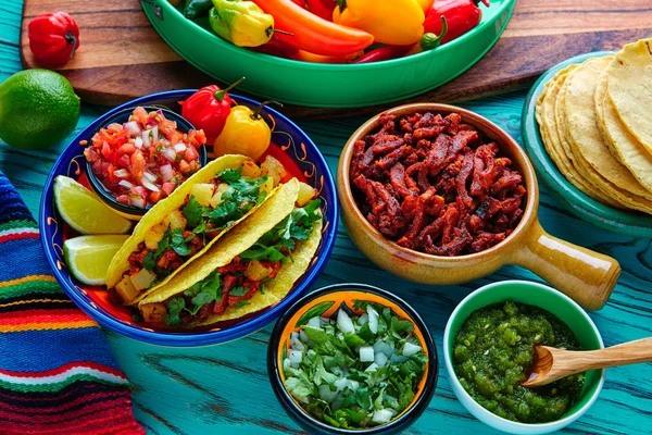 Tacos al pastor mexicano com abacaxi coentro — Fotografia de Stock