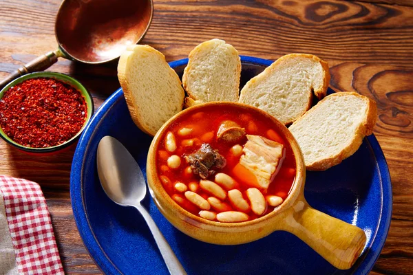 餐前小吃 Fabada Asturiana 豆子和西班牙香肠 — 图库照片