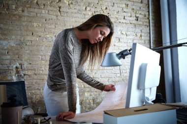 Mimar mühendis kadın çalışma planı ofisi