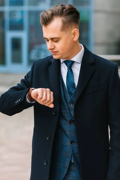 Mode Skott Stilig Ung Man Elegant Klassisk Kostym Mäns Skönhet — Stockfoto