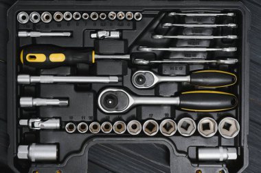 Kutuda araba tamiri için araç seti, yakın plan