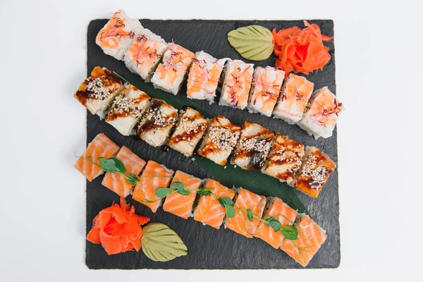 Japonská Kuchyně Sushi Roll Bílém Pozadí — Stock fotografie