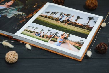 Premium Fotoğraf Kitabı Aile, Büyük Boyut, Ahşap Kapak, Katı Sayfalar, Kalite Yazdırma.