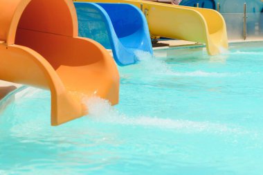 Su parkında su kayıyor.