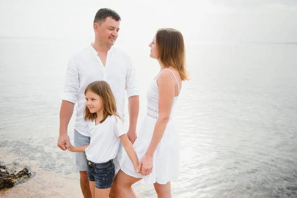 Linda Familia Feliz Divertirse Complejo Tropical Lujo Madre Con Hijo — Foto de Stock