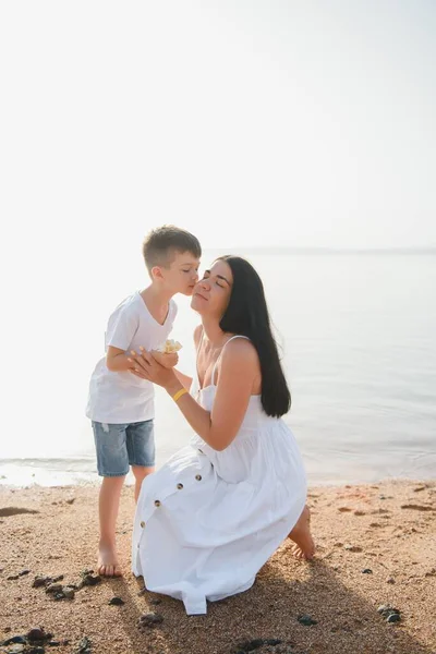 Happy Mother Son Walk Beach Family Sea — Stock Photo, Image