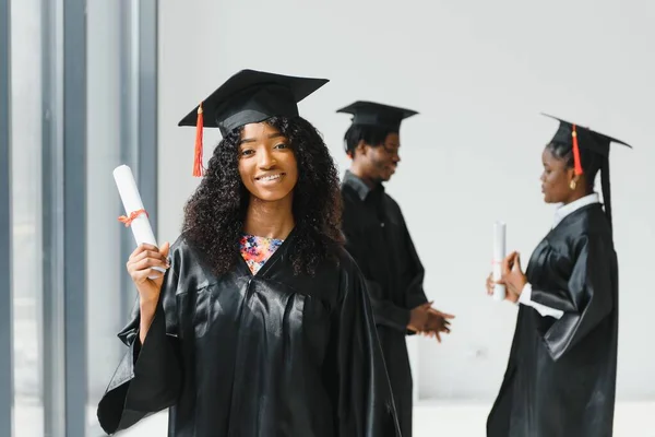 美しいアフリカ系アメリカ人卒業生の肖像画 — ストック写真