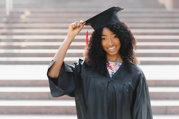 Cheerful Afro American Female Graduate Standing Front University Building — Stock Photo, Image