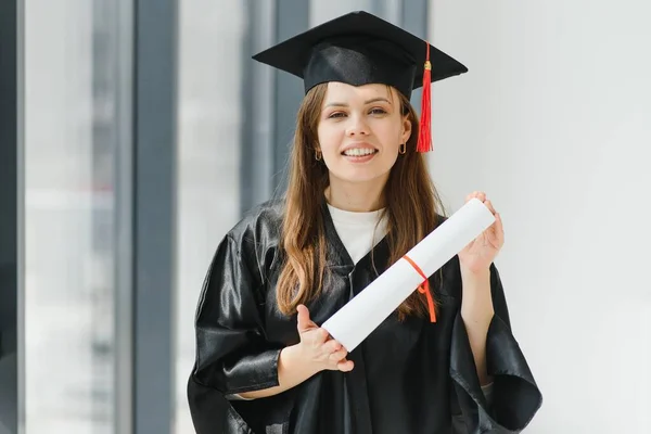 Absolvent Student Stojící Diplomem — Stock fotografie