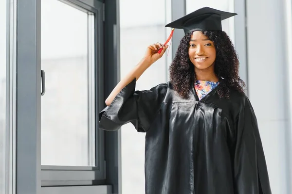 Beautiful African Female Student Graduation Certificate — Stock Photo, Image