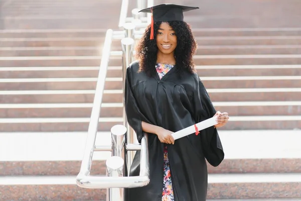 Portrait Beautiful African American Graduate — Stock Photo, Image