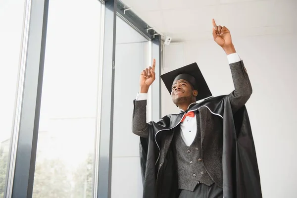 Feliz Africano Americano Faculdade Direito Graduado Dia Formatura — Fotografia de Stock