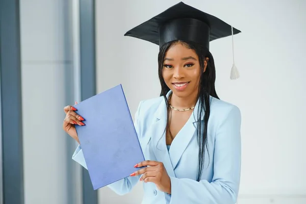 African American Graduate Holding Diploma — Stock Photo, Image