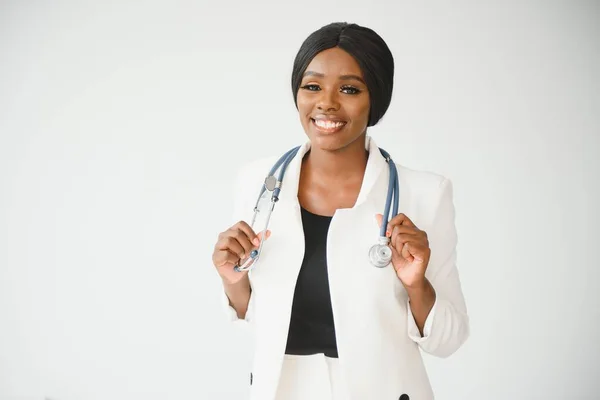 Portrait Smiling Female Doctor Wearing White Coat Stethoscope Hospital Office — Stock Photo, Image