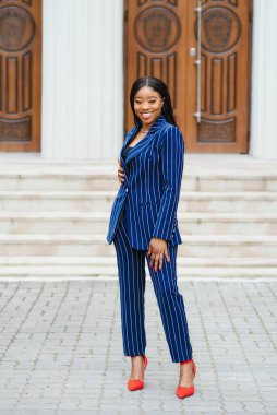 Ofis dışındaki İş kadınının Portresi