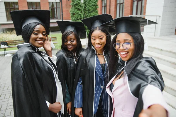 Vzdělání Studia Technologie Lidé Koncept Skupina Happy Mezinárodních Studentů Třecí — Stock fotografie