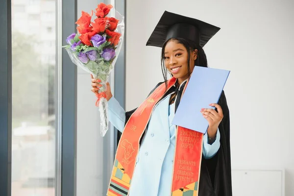 Afroamerikansk Examen Med Examen — Stockfoto