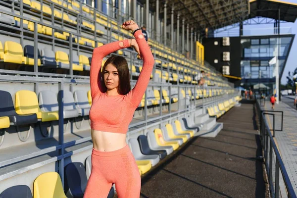 Fitness Vrouw Stadsstadion — Stockfoto
