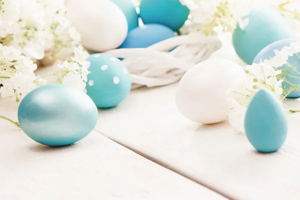 Easter decoration with spring flowers — Stock Photo, Image