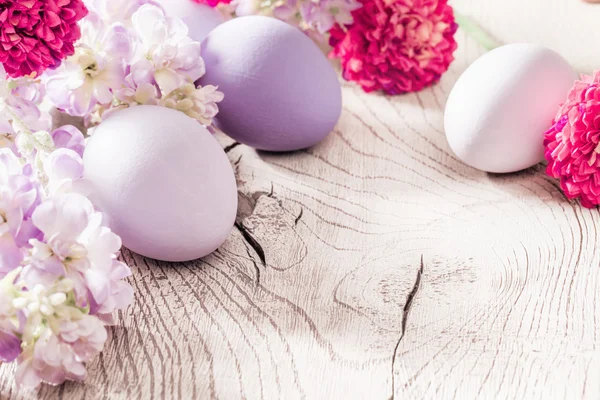 Decoraciones de Pascua con flores — Foto de Stock