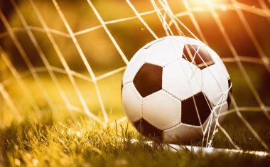 Kalede futbol topu