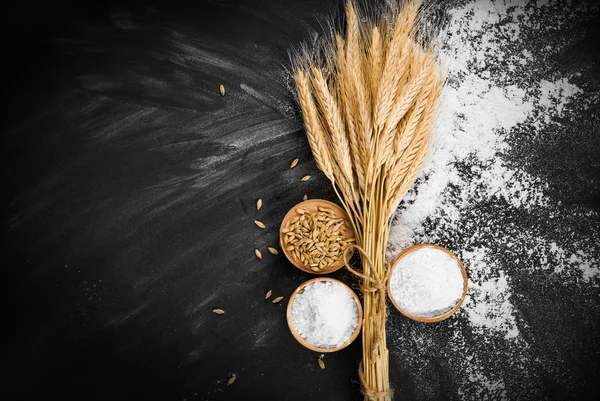 Buğday ve un siyah — Stok fotoğraf