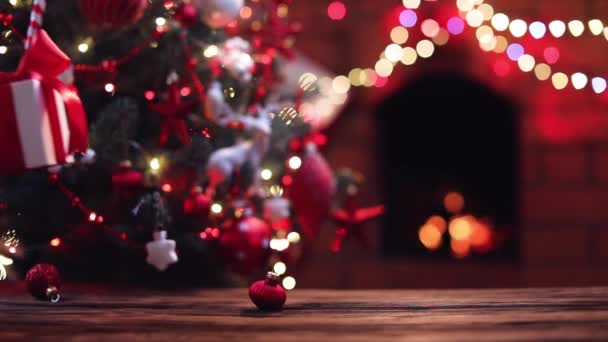 크리스마스 트리와 산타클로스가 주는 선물 — 비디오