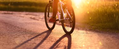 Akşamki Bisiklet Sürüşü Gün Işığında