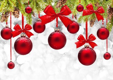 Kırmızı toplu Noel arkaplanı