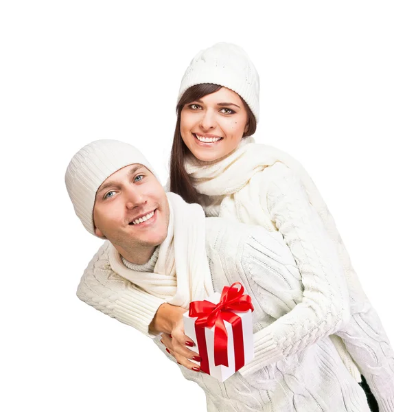 Noel hediye ile genç Çift — Stok fotoğraf