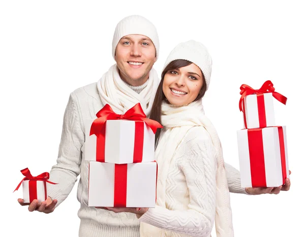 Noel hediyeli genç çift — Stok fotoğraf