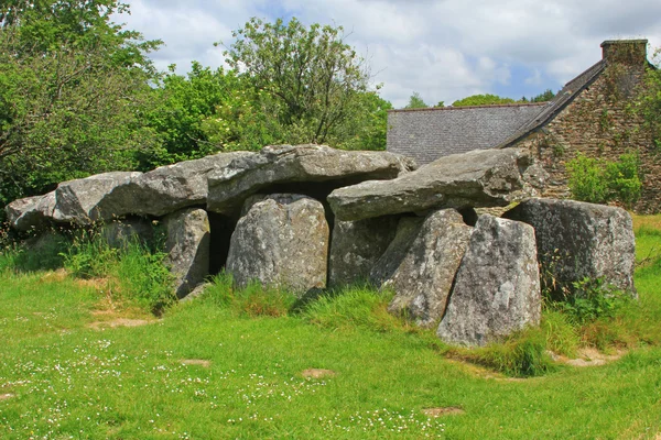 Mound grave Mougau Bihan, Bretagne, Frankrig - Stock-foto