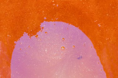 Baloncuklu arıların yoğun kütleli kırmızı-turuncu dokusu 