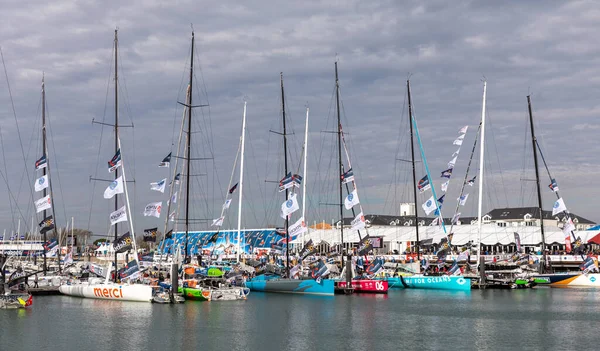 Les Sables Olonne フランス 2020年10月19日 2020年10月19日に開催されるVendee Globe 2020のポンツーン上のモノホール Les Sables — ストック写真