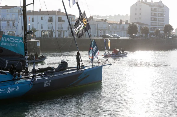 Les Sables Olonne フランス 2020年11月8日 11月8日にヴェンデ グローブ2020の開始のためのチャンネルでディダック コスタ ボート プラネット — ストック写真