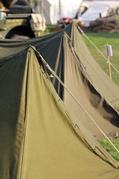 Namioty wojskowe — Zdjęcie stockowe
