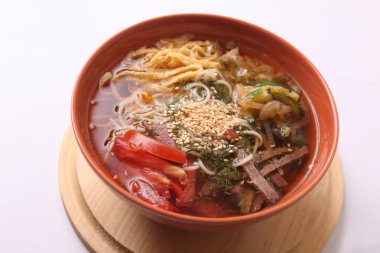 Doğu usulü lezzetli çorba ve et.