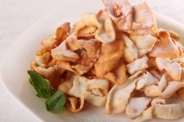 Şeker tozu ve nane şekerli kurabiye dalı