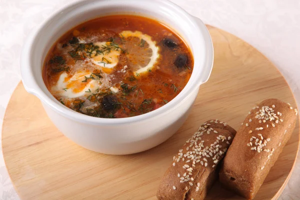 Sopa Carne Con Limón Pan Sobre Madera — Foto de Stock