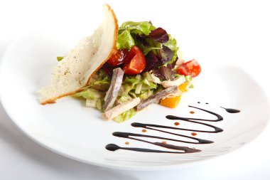 Et ve ekmek salatası