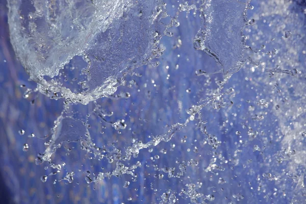 Azul Fontes Água Espirra Fundo — Fotografia de Stock