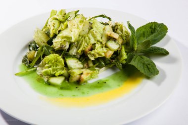 Salatalık ve somon salatası