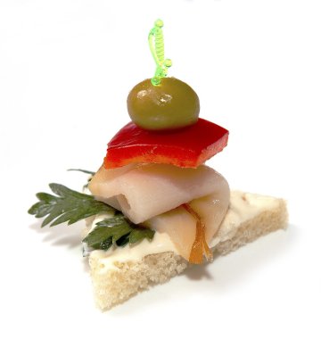 Beyaz arkaplanda dört kişilik aperatifler