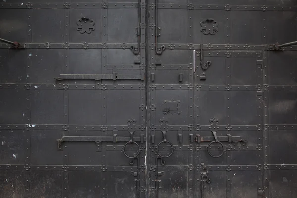 Black iron gates closed — Stock Photo, Image