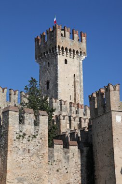 Sirmione Ortaçağ Kalesi