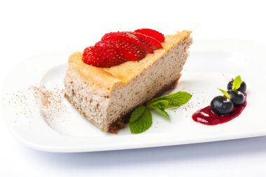 Peynirli kek kiraz plaka ile