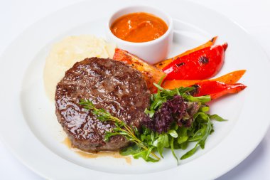 Sebzeli biftek.